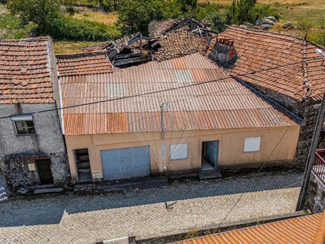 Moradia T2 à venda em Moimenta da Beira