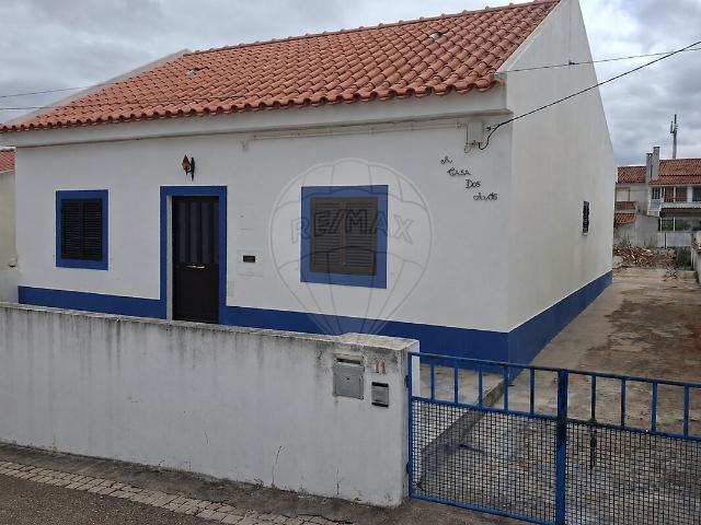 Moradia T2 à venda em Mora, Mora RE/MAX Portugal