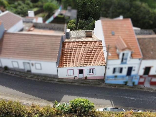 Moradia T2 à venda em Maia, Ribeira Grande RE/MAX Portugal