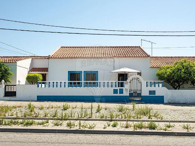 Moradia T2 à venda em Malagueira e Horta das Figueiras, Évora RE/MAX Portugal