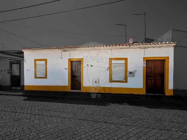 Moradia T2 à venda em Malagueira e Horta das Figueiras, Évora RE/MAX Portugal
