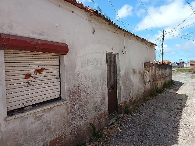 Moradia T2 à venda em Marinha Grande, Marinha Grande RE/MAX Portugal