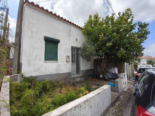 Moradia T2 à venda em Marrazes e Barosa, Leiria RE/MAX Portugal