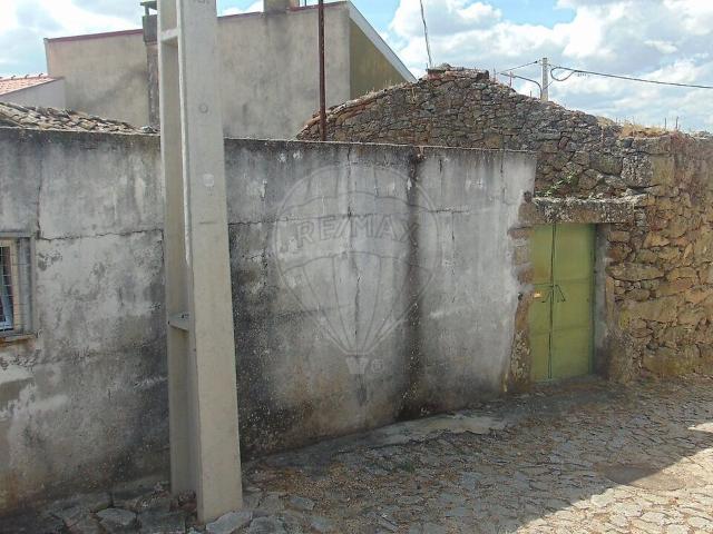 Moradia T2 à venda em Mêda, Outeiro de Gatos e Fonte Longa, Mêda RE/MAX Portugal