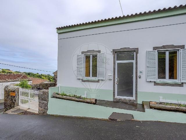 Moradia T2 à venda em Nordeste, Nordeste RE/MAX Portugal
