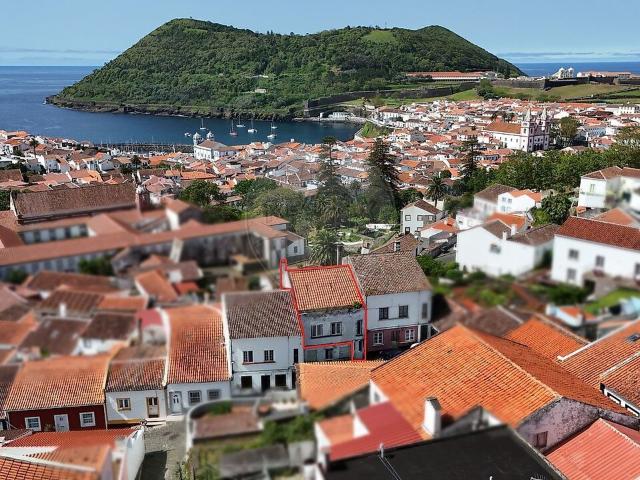Moradia T2 à venda em Nossa Senhora da Conceição, Angra do Heroísmo RE/MAX Portugal