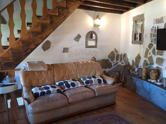 Moradia T2 à venda em Nespereira, Gouveia RE/MAX Portugal