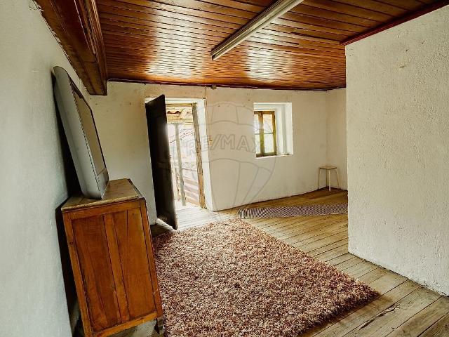 Moradia T2 à venda em São Martinho da Cortiça, Arganil RE/MAX Portugal