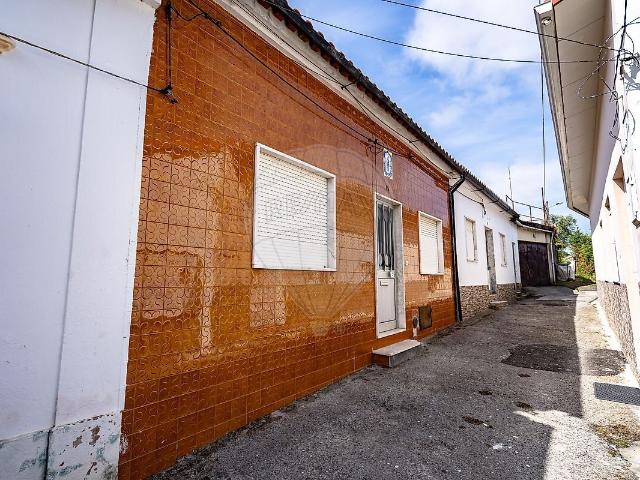 Moradia T2 à venda em São Martinho do Bispo e Ribeira de Frades, Coimbra RE/MAX Portugal