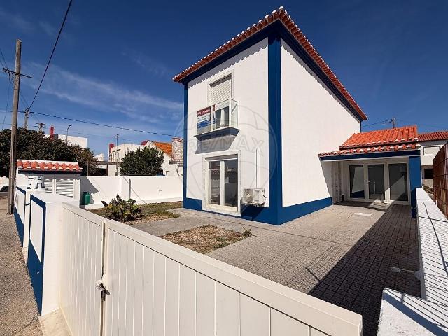 Moradia T2 à venda em São Pedro da Cadeira, Torres Vedras RE/MAX Portugal