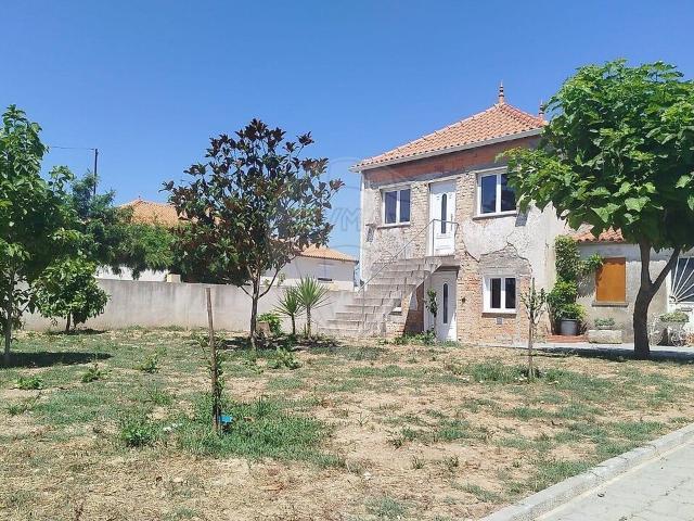 Moradia T2 à venda em São Pedro de Alva e São Paio de Mondego, Penacova RE/MAX Portugal