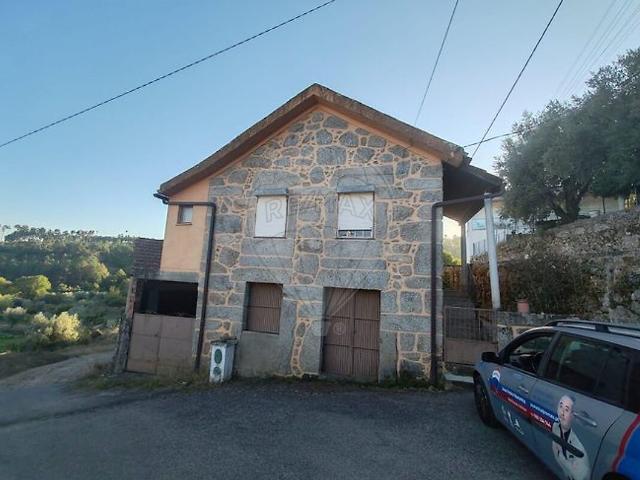 Moradia T2 à venda em São Pedro de France, Viseu RE/MAX Portugal