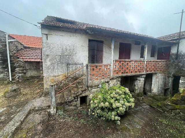 Moradia T2 à venda em Souselo, Cinfães RE/MAX Portugal