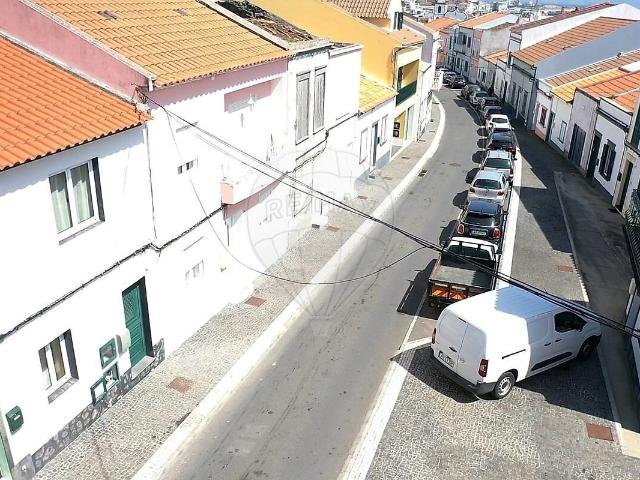 Moradia T2 à venda em Santa Clara, Ponta Delgada RE/MAX Portugal