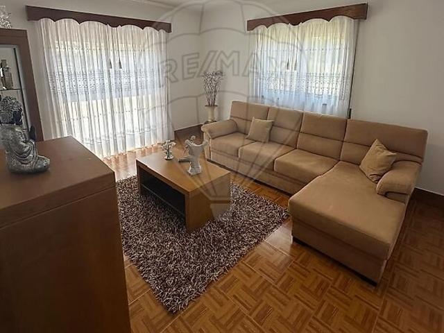 Moradia T2 à venda em Santa Maria da Feira, Travanca, Sanfins e Espargo, Santa Maria da Feira RE/MAX Portugal