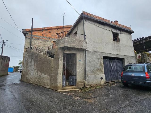 Moradia T2 à venda em Santa Marta de Penaguião