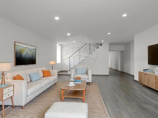 Moradia T2 à venda em Santana, Nordeste RE/MAX Portugal