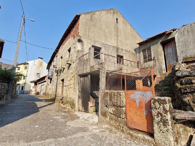 Moradia T2 à venda em Santar e Moreira, Nelas RE/MAX Portugal