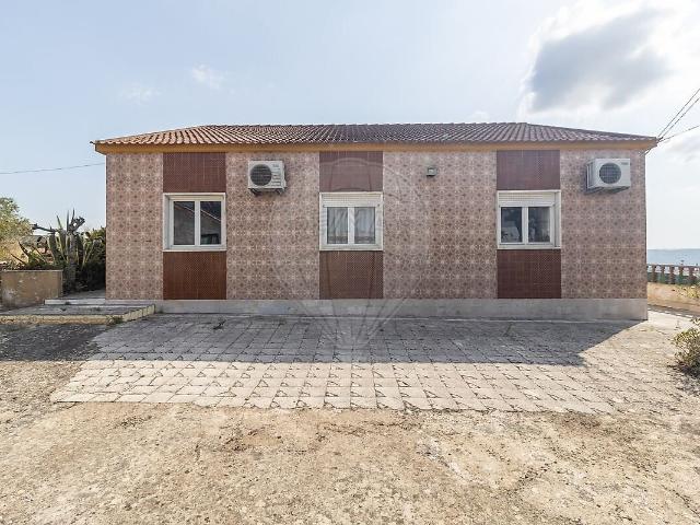 Moradia T2 à venda em Santiago dos Velhos, Arruda dos Vinhos RE/MAX Portugal