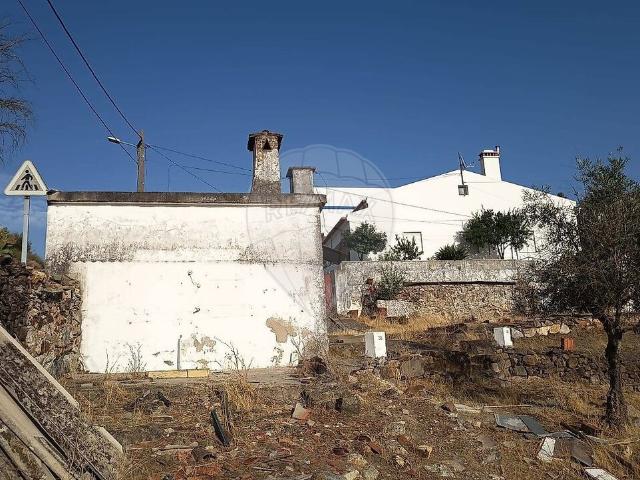 Moradia T2 à venda em Sé e São Lourenço, Portalegre RE/MAX Portugal