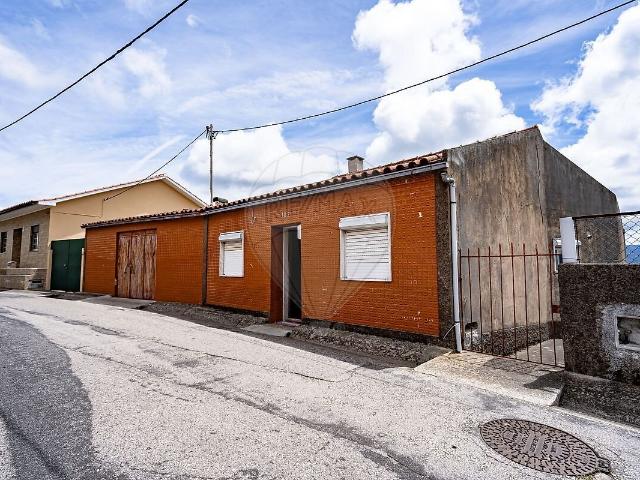 Moradia T2 à venda em Semide e Rio Vide, Miranda do Corvo RE/MAX Portugal
