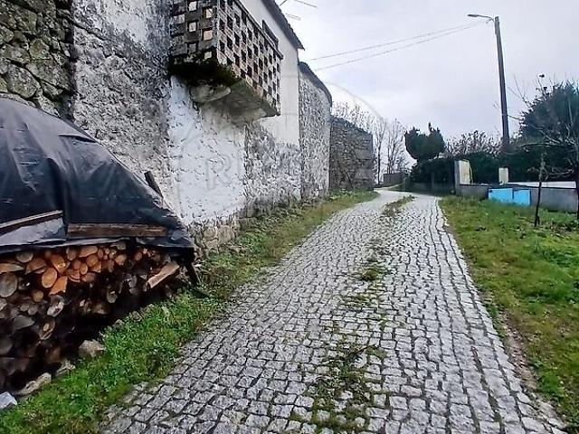 Moradia T2 à venda em Sernancelhe e Sarzeda, Sernancelhe RE/MAX Portugal