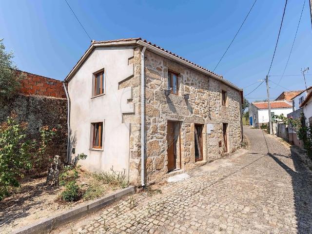 Moradia T2 à venda em Póvoa de Atalaia e Atalaia do Campo, Fundão RE/MAX Portugal