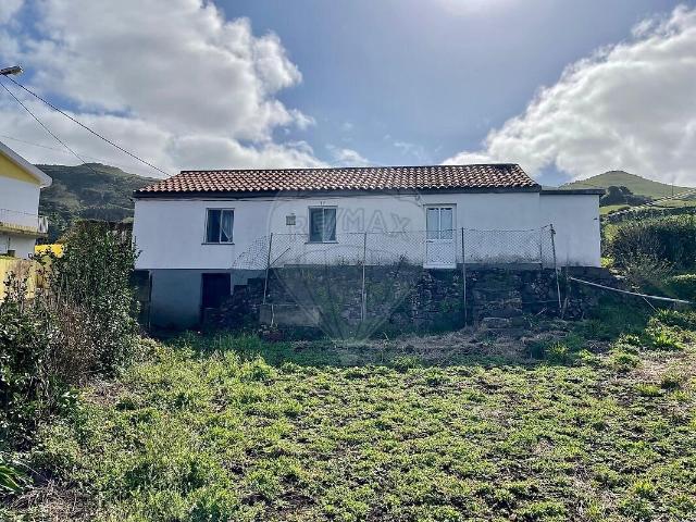 Moradia T2 à venda em Ponta Delgada, Santa Cruz das Flores RE/MAX Portugal