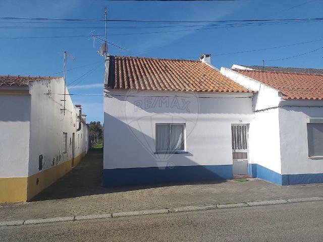 Moradia T2 à venda em Ponte de Sor, Tramaga e Vale de Açor, Ponte de Sor RE/MAX Portugal