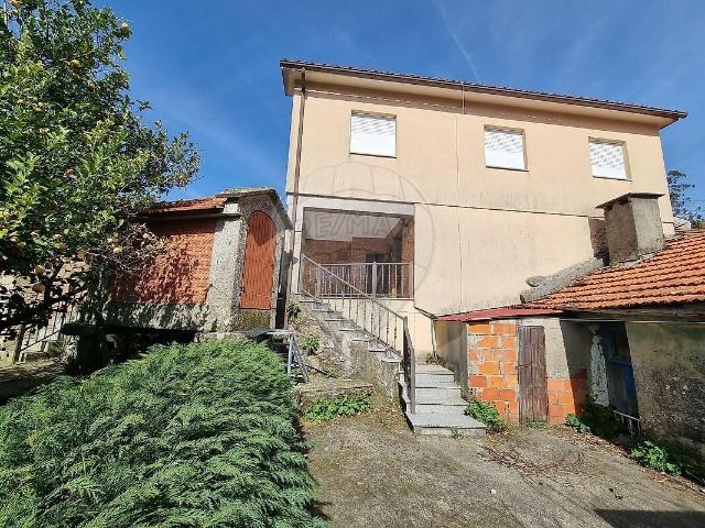 Moradia T2 à venda em Portela e Extremo, Arcos de Valdevez RE/MAX Portugal