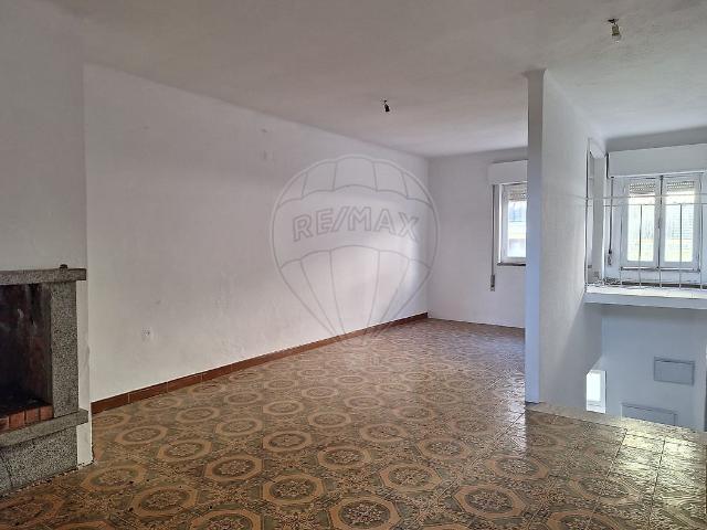 Moradia T2 à venda em Paul, Covilhã RE/MAX Portugal