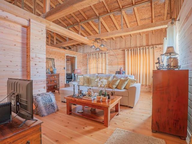 Moradia T2 à venda em Praia da Vitória Santa Cruz, Praia da Vitória RE/MAX Portugal