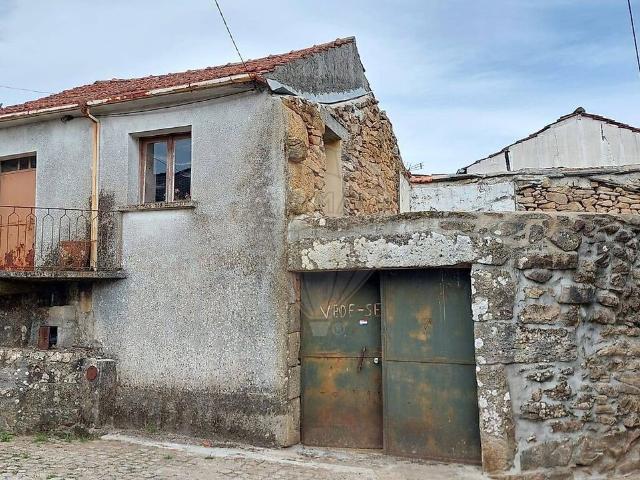 Moradia T2 à venda em Queiriga, Vila Nova de Paiva RE/MAX Portugal