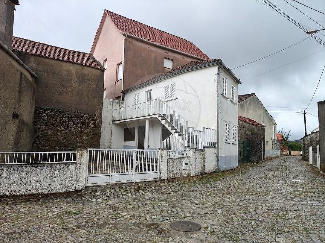 Moradia T2 à venda em Queiriga, Vila Nova de Paiva RE/MAX Portugal
