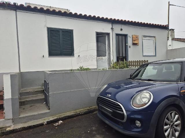 Moradia T2 à venda em Rosto de Cão São Roque, Ponta Delgada RE/MAX Portugal