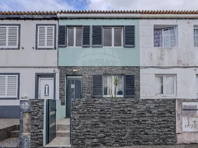 Moradia T2 à venda em Rabo de Peixe, Ribeira Grande RE/MAX Portugal