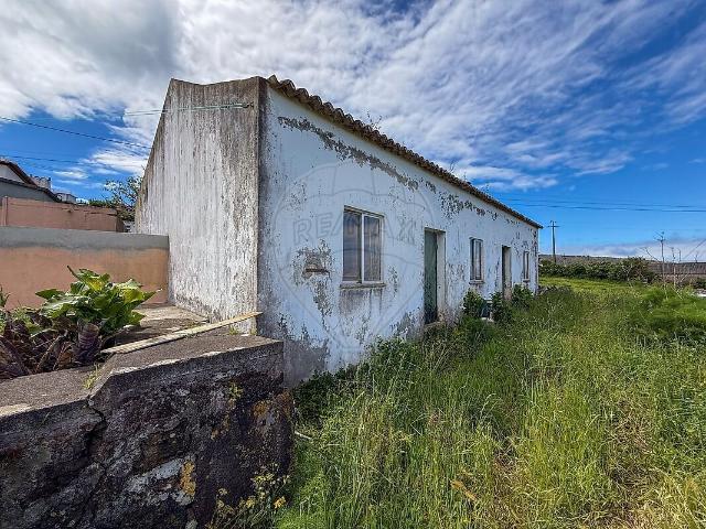 Moradia T2 à venda em Raminho, Angra do Heroísmo RE/MAX Portugal