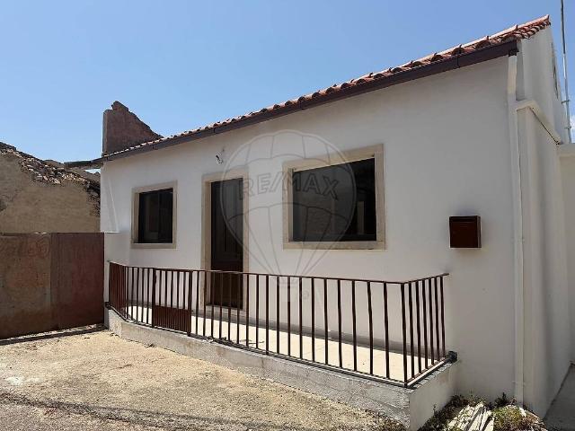 Moradia T2 à venda em Reguengo do Fetal, Batalha RE/MAX Portugal