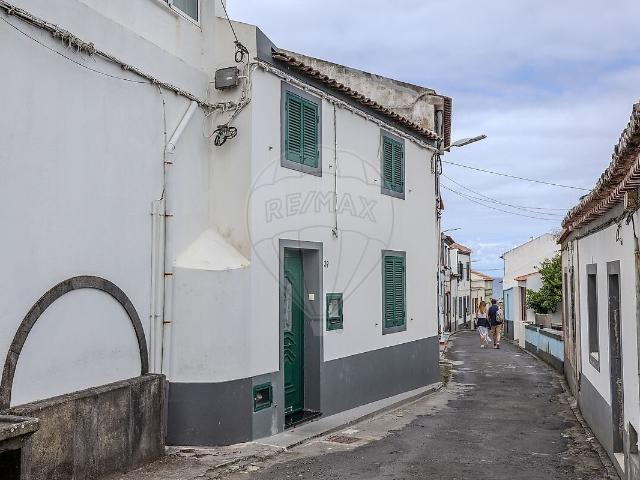Moradia T2 à venda em Ribeira Grande Matriz, Ribeira Grande RE/MAX Portugal