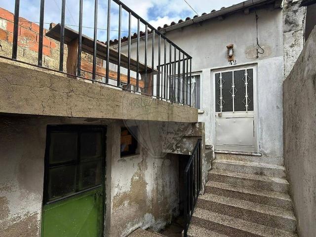 Moradia T2 à venda em Tourais e Lajes, Seia RE/MAX Portugal