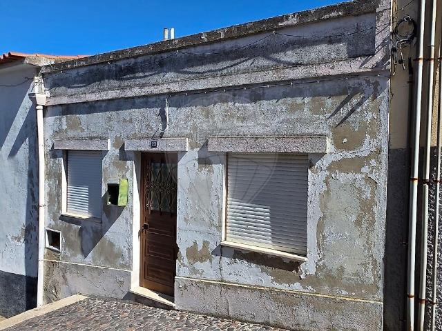 Moradia T2 à venda em Torre de Moncorvo, Torre de Moncorvo RE/MAX Portugal