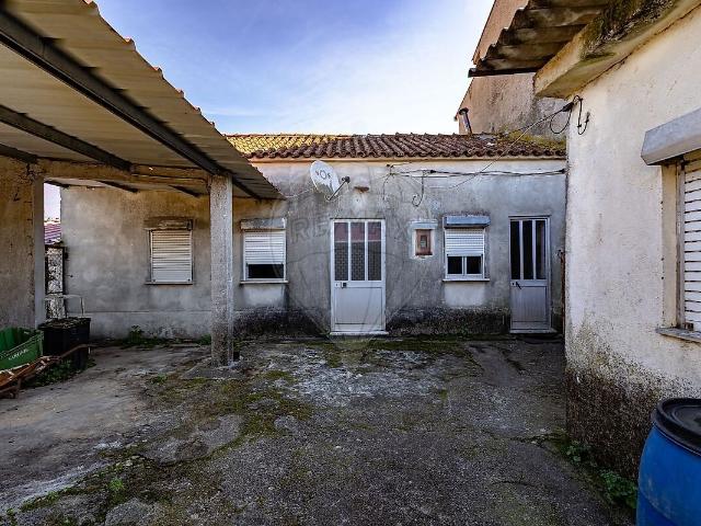 Moradia T2 à venda em Taveiro, Ameal e Arzila, Coimbra RE/MAX Portugal