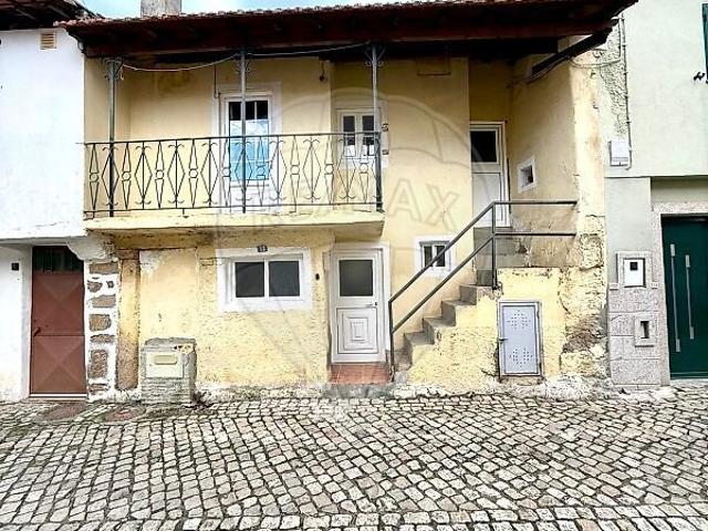 Moradia T2 à venda em Vale de Gouvinhas, Mirandela RE/MAX Portugal