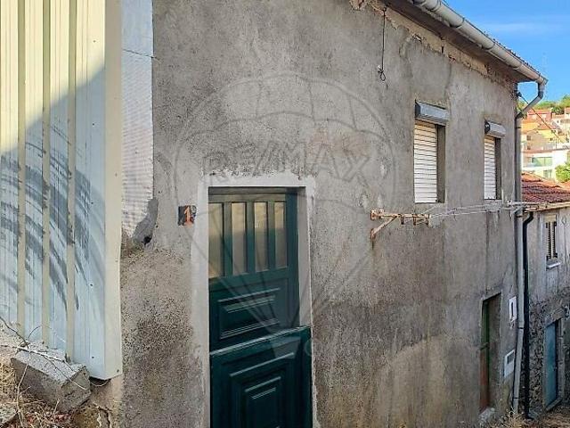 Moradia T2 à venda em Várzea da Serra, Tarouca RE/MAX Portugal