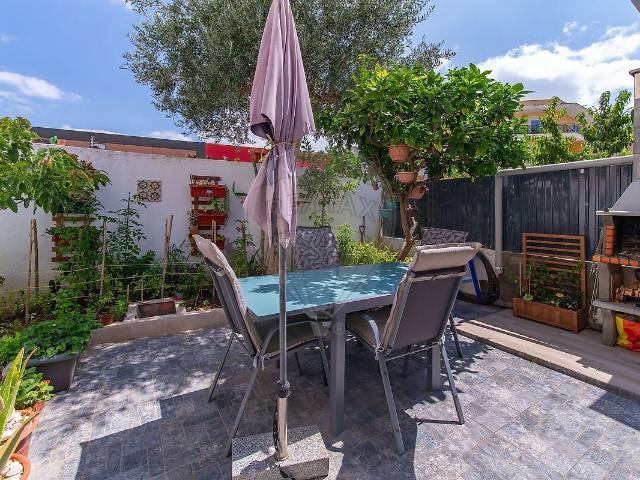 Moradia T2 à venda em Vialonga, Vila Franca de Xira RE/MAX Portugal