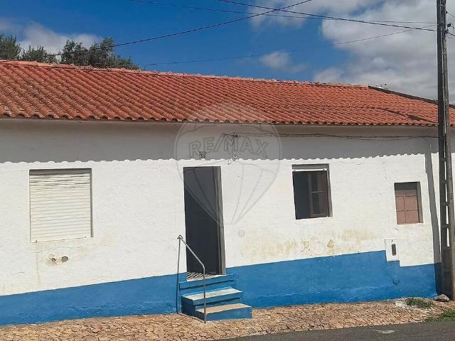 Moradia T2 à venda em Viana do Alentejo, Viana do Alentejo RE/MAX Portugal