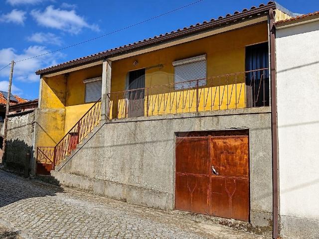 Moradia T2 à venda em Vila Chã, Alijó RE/MAX Portugal