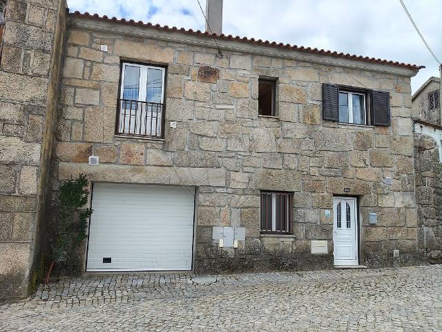 Moradia T2 à venda em Vila Cova à Coelheira, Vila Nova de Paiva RE/MAX Portugal