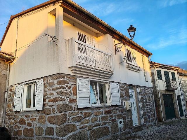 Moradia T2 à venda em Vila Nova de Paiva, Alhais e Fráguas, Vila Nova de Paiva RE/MAX Portugal