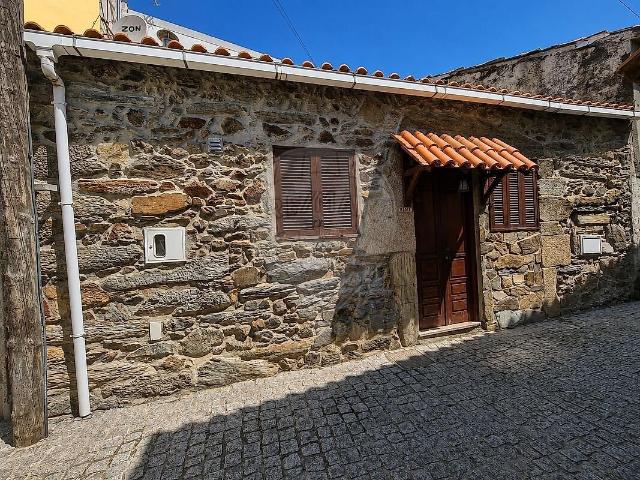 Moradia T2 à venda em Vila Seca e Santo Adrião, Armamar RE/MAX Portugal